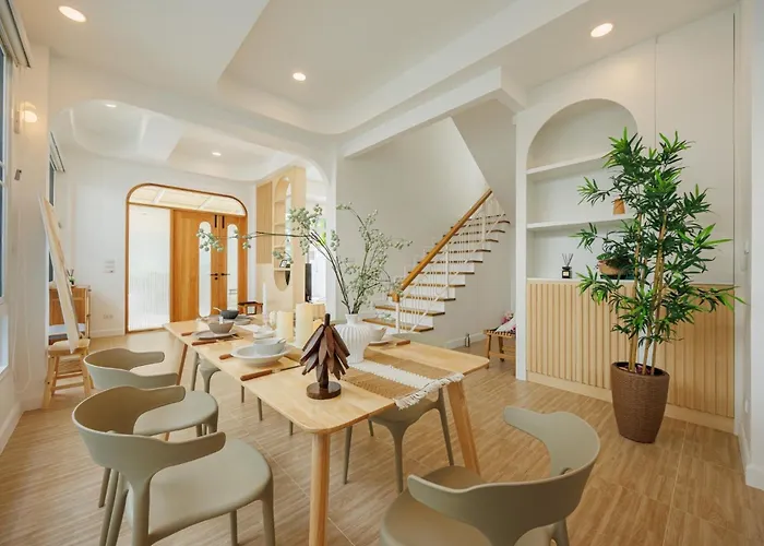 曼谷市中心四卧室泳池别墅 Villa *